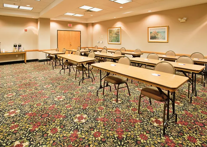 Holiday Inn Express Hotel & Suites Norfolk By Ihg