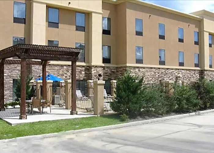 Hampton Inn & Suites Center