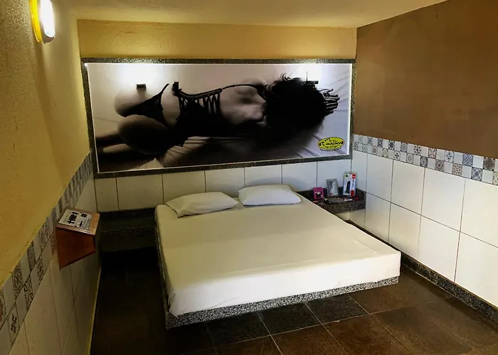 Motel Emoções (Adults Only)