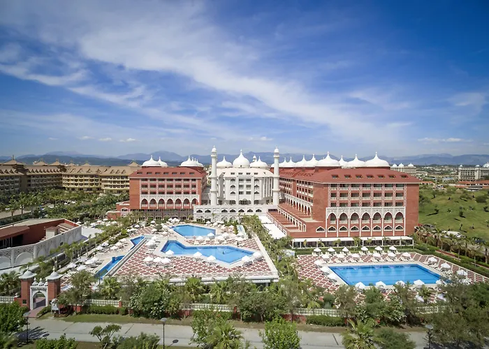 Royal Taj Mahal Hotel Side