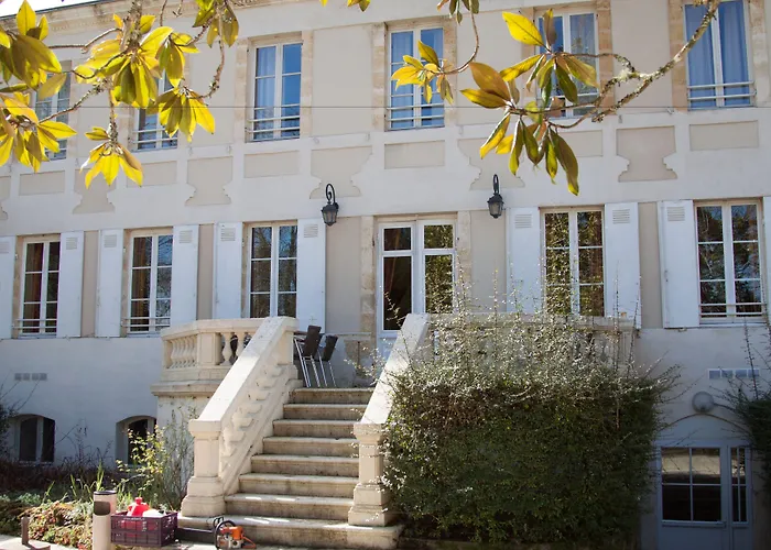 Hotel Domaine du Pont de l'Eyre à Salles 