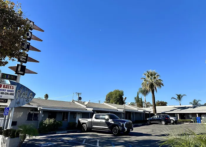 Pala Motel Pomona