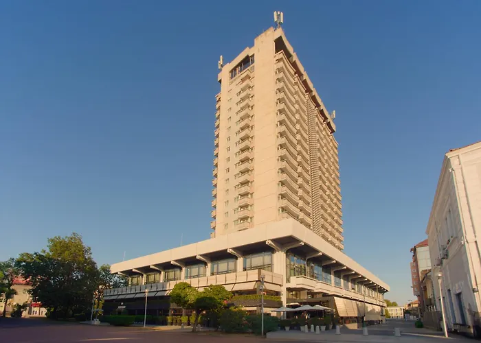 Hotel Cherno More
