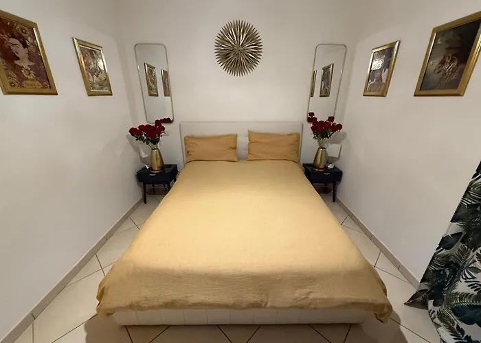 Caserta Royale Suite