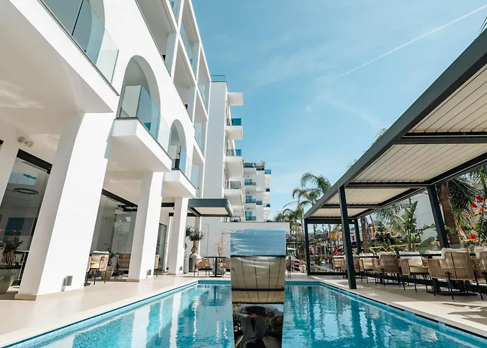 Colosseum Hotel Ksamil