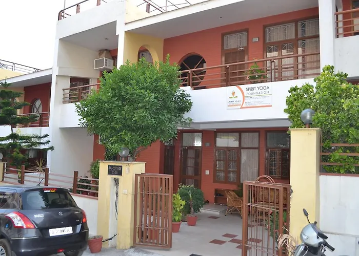 Raj Cottage Ganga Vatika