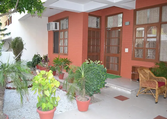 Raj Cottage Ganga Vatika