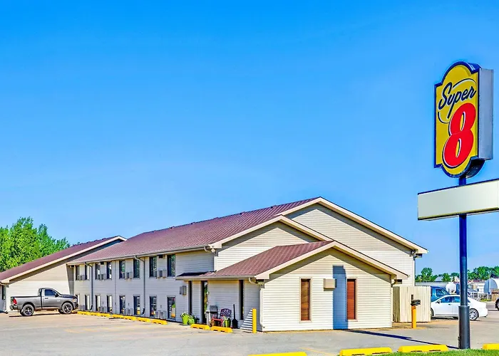 Super 8 By Wyndham Aberdeen West