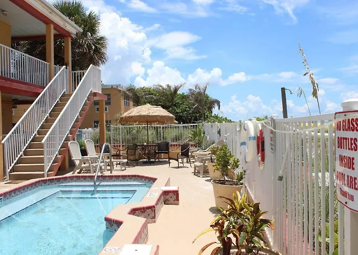 Schooner Hotel